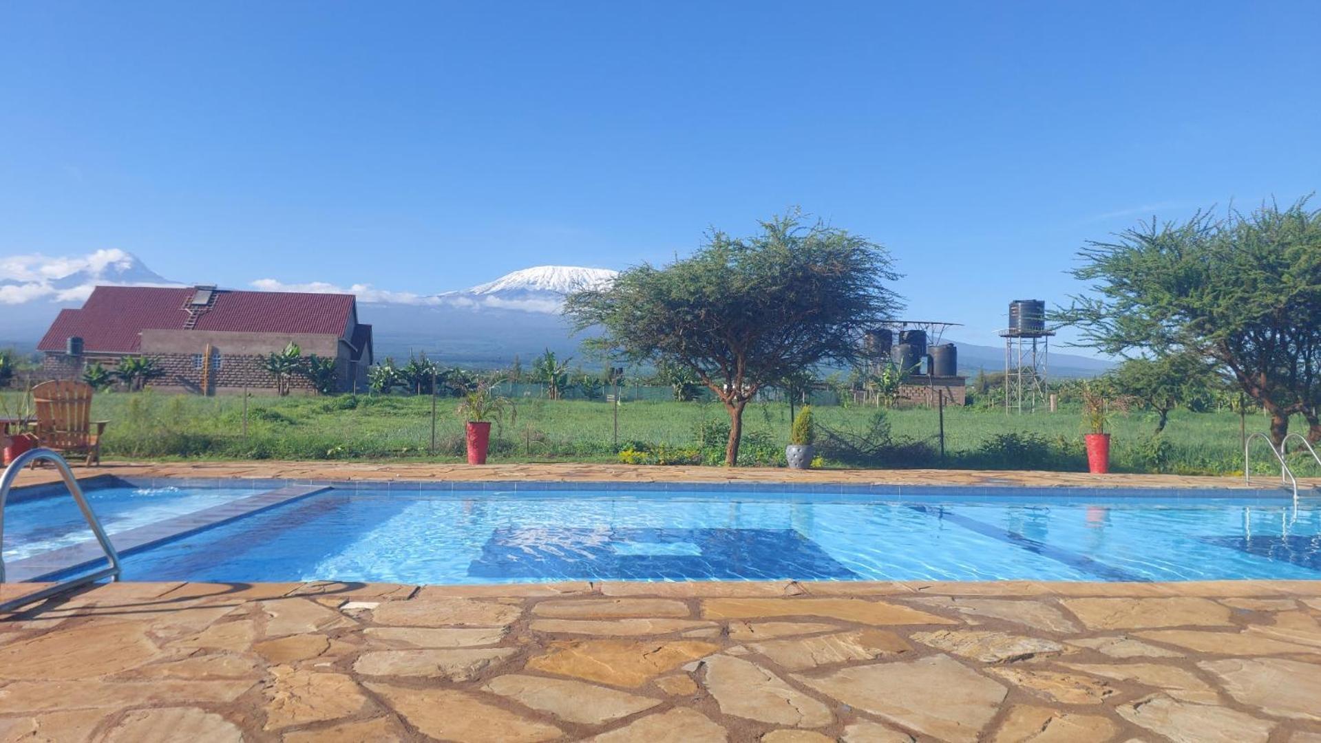 Amboseli Glass House Oloitokitok Ngoại thất bức ảnh